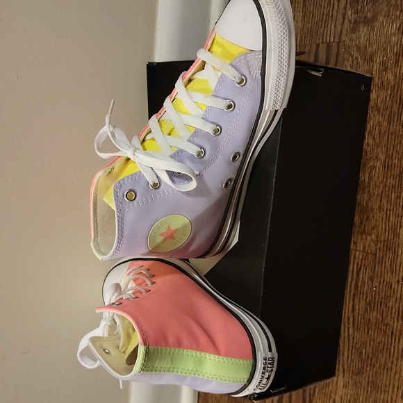 High top Converse, Size 3C, Pastel Colors - Picture 2 of 5